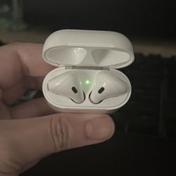 Apple Airpods *GOOD CONDITION