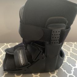 Honarry Air Walker Fracture Boot,Walking Boot for Sprained Ankle, Broken Foot M