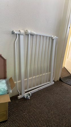 Baby or pet gate
