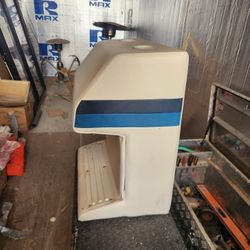 Pontoon steering council and seats