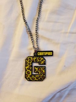 CERTIFIED "G" chain. WWE collectible