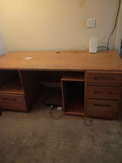 Computer desk