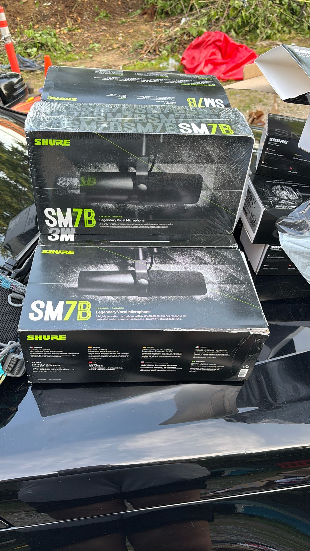 SHURE SM7B Legendary Vocal Microphone