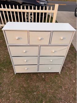 Cube dresser