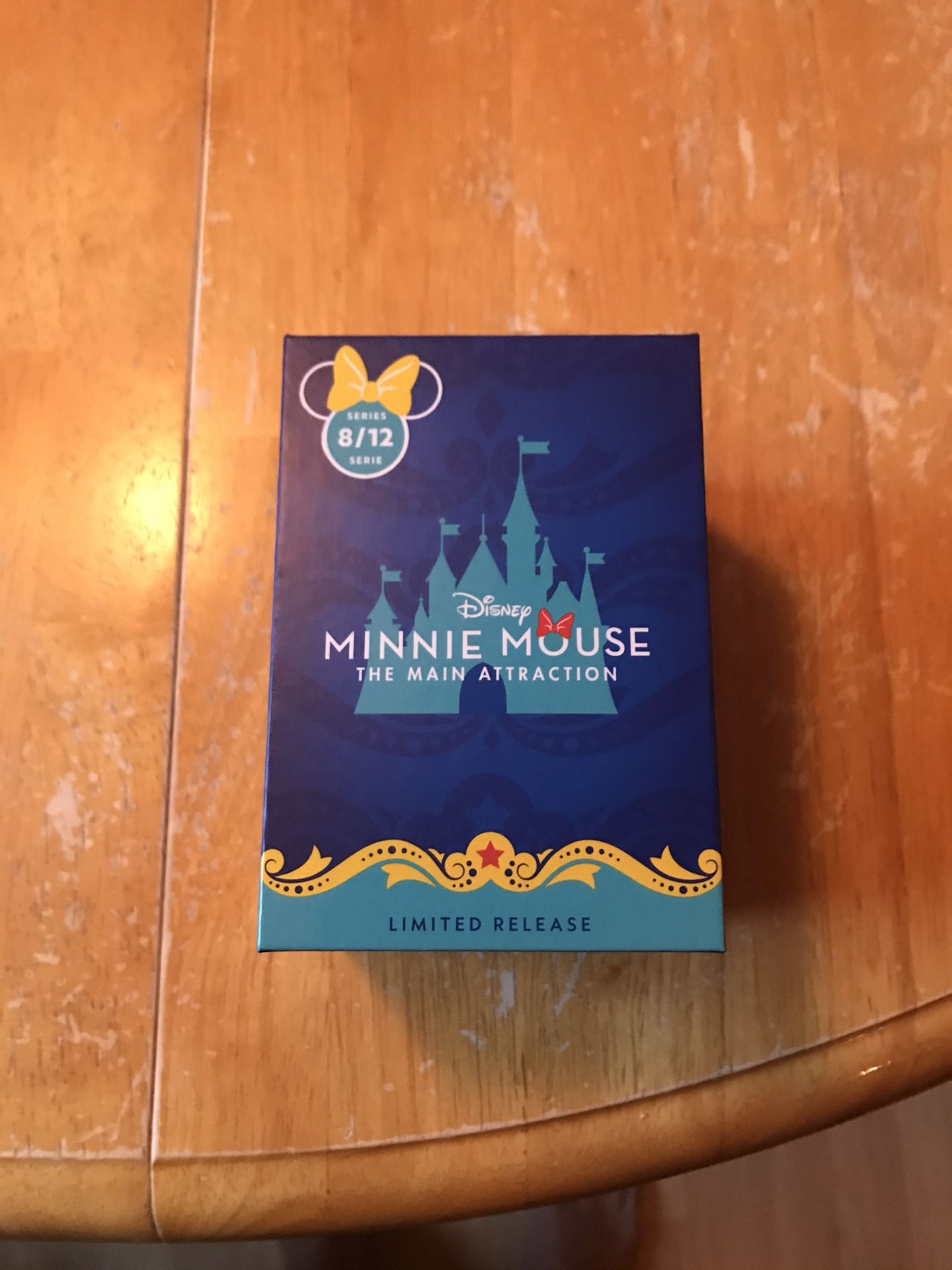 Disney Minnie Main Attraction Limited Release Dumbo Magic Band 8/12 in Series