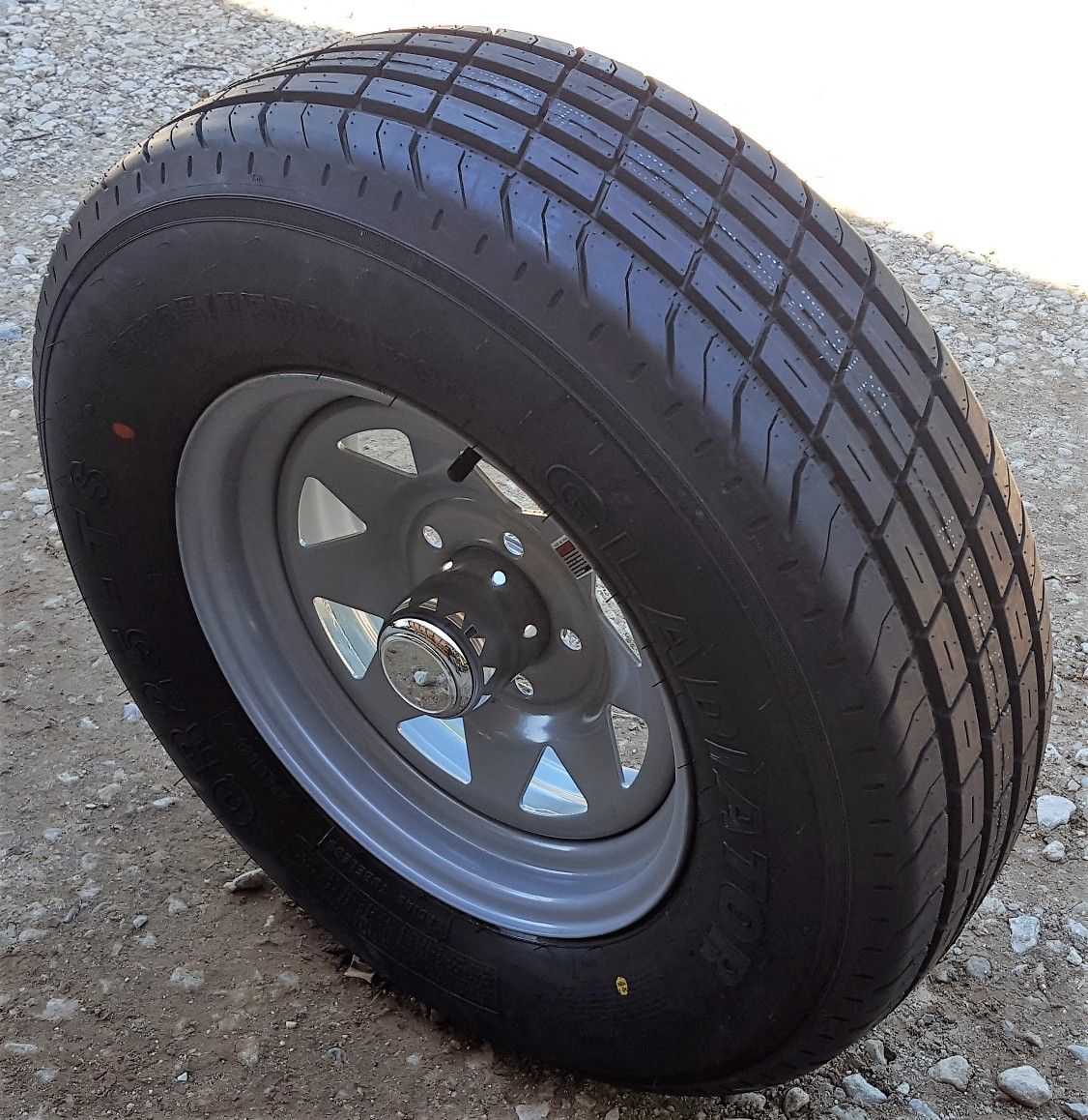 14" Gladiator Trailer Tire 2057514D / 14x5.5 5 Lug Silver Spk Wheel