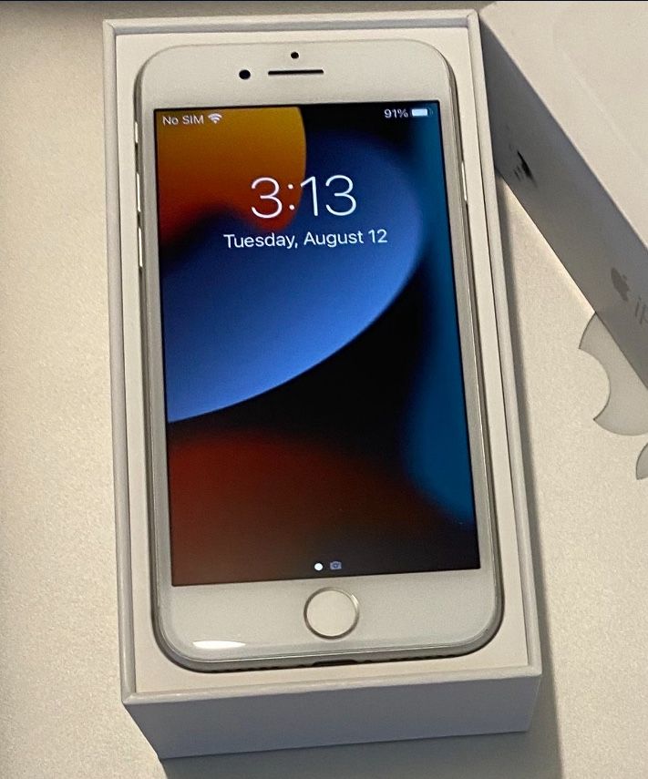 Apple iPhone 8 - 64 GB - Factory  UNLOCKED - Excellent 