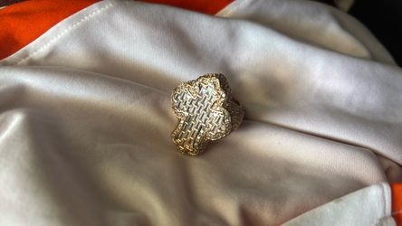 vvs cross ring