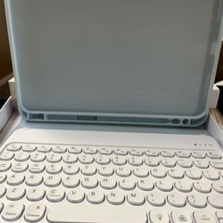 iPad 11 Keyboard Case 