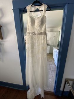 David’s Bridal Ivory Wedding Dress Keyhole Back Size 10