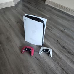 PS5 WITH 2 CONTROLLERS FOR 800$