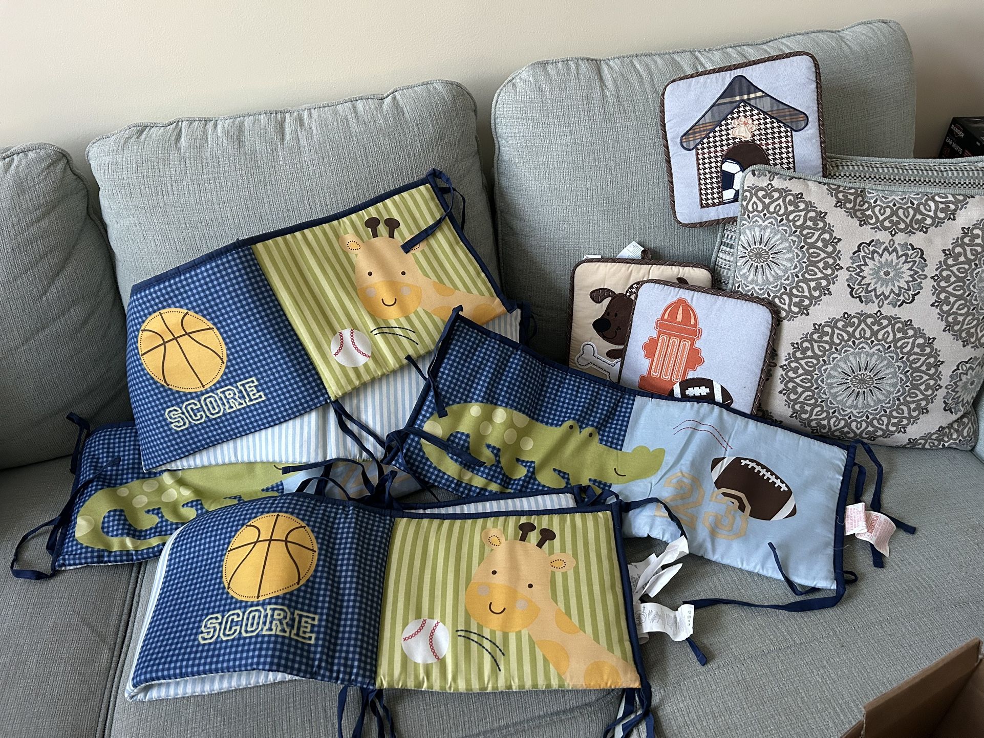 Baby Bumper Set With 3 Pictures