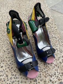 Ladies Shoes Size 8
