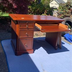 Small computer desk with file cabinets 