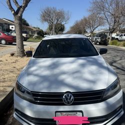 2017 Volkswagen Jetta- Clean Title- Runs Good 