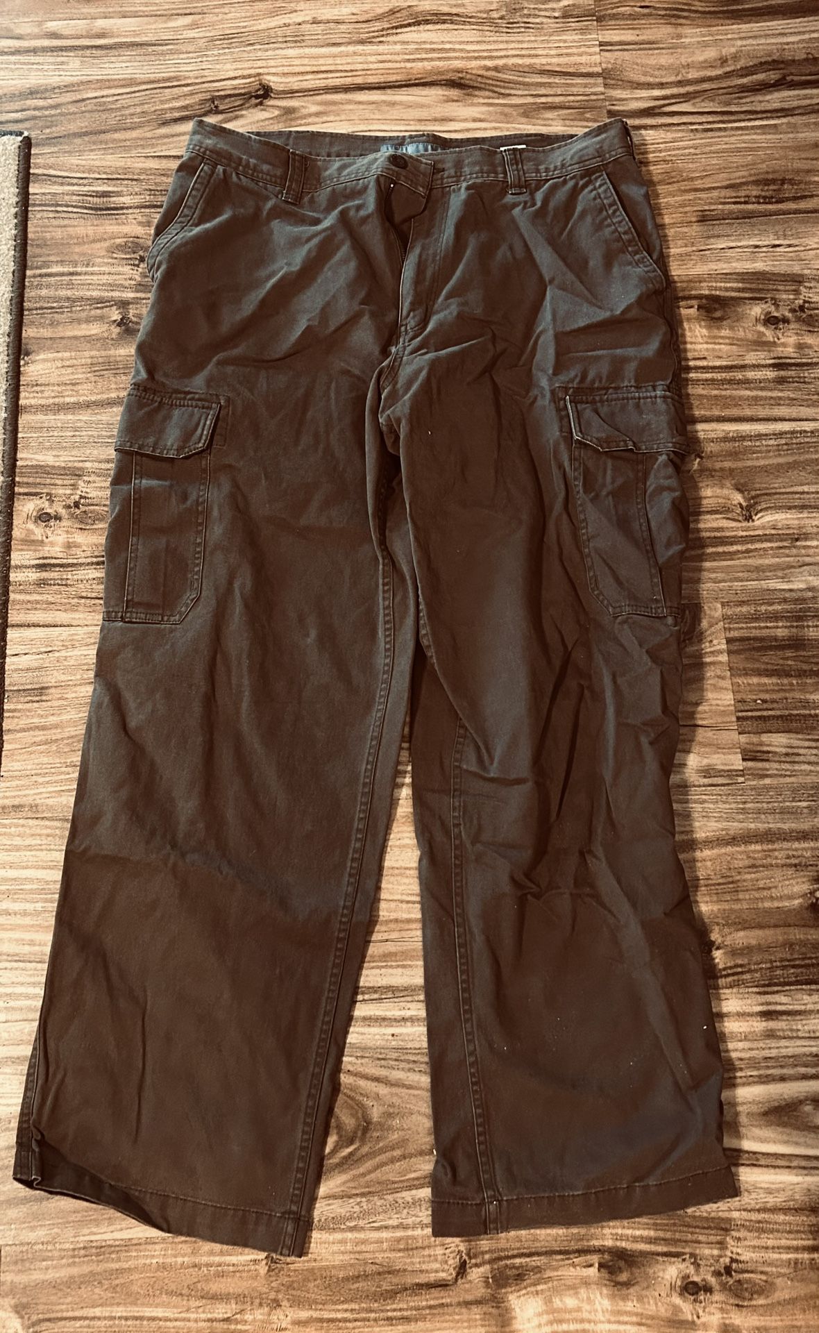 Old Navy Cargo Pants 38x34