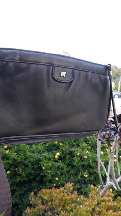 Vintage black clutch with wristlet