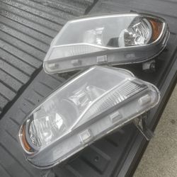 OEM left & right headlights for 2019 chevy colorado 