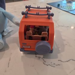 BRAND NEW WITH TAGS BLUEY PLUSH CHSRACTER, BLUEY JEEP/CHARACTERS SEE DESCRIPTION 