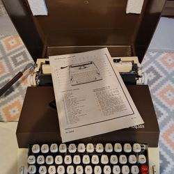 Royal Safari Typewriter
