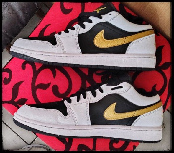 Jordan 1's Size 9.5