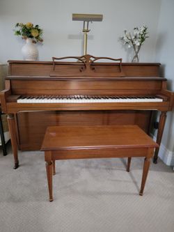 Conn Upright Console Piano with Bench