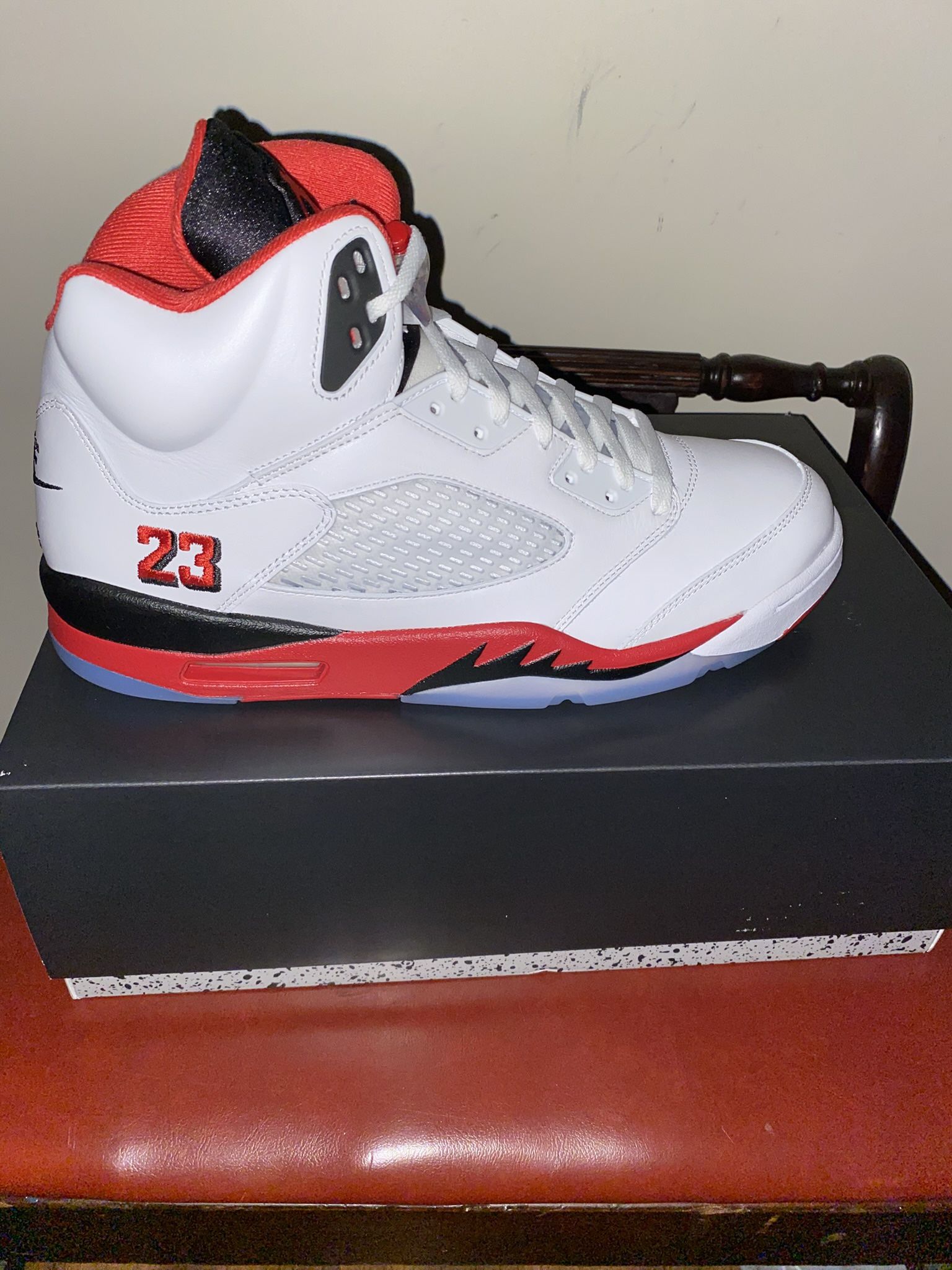 Air Jordan RetrO 5 Fire Red 