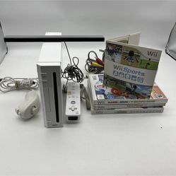White Nintendo Wii Video Game Console RVL-001 Bundle with Wii Sports Game