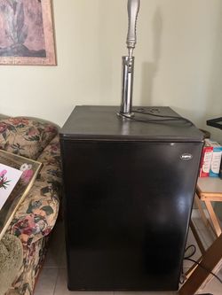 Sanyo Kegerator with Draft Beer Tap