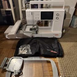 Bernette B70 Deco Embroidery Machine