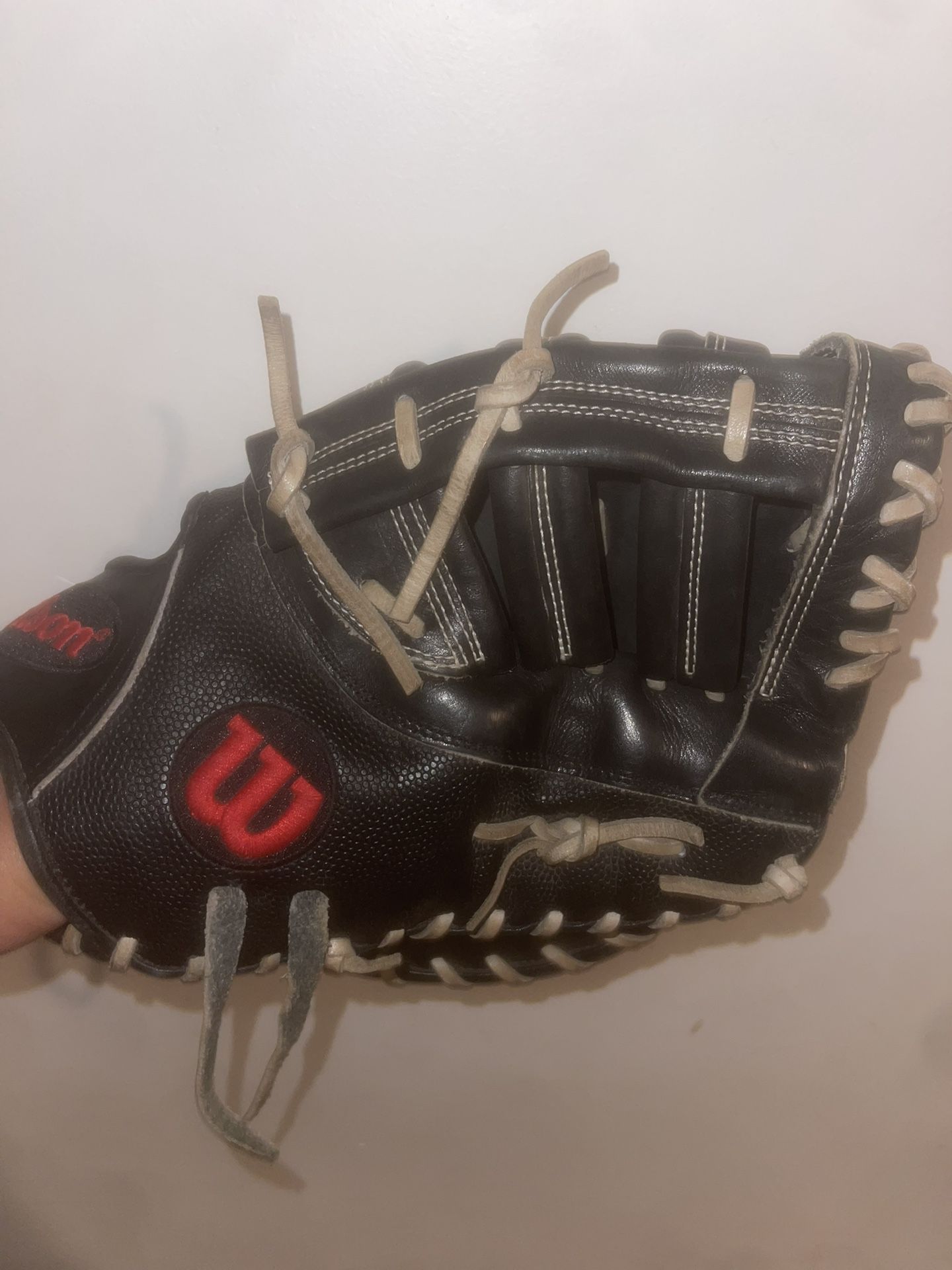 WILSON A2000 FIRST BASE GLOVE