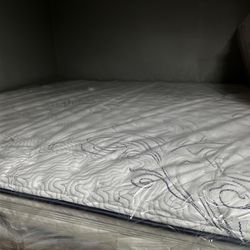 Set King Sizes Mattress And Box Spring 