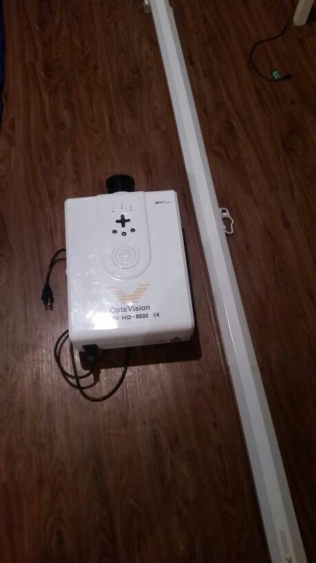 OptaVision HDMI HD-9500 LCD Projector + Screen