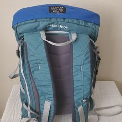 Mountain Hard Wear. Backpack 6 G. Good Condition 