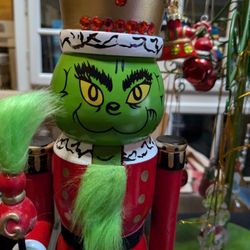 Grinch Nutcracker - New