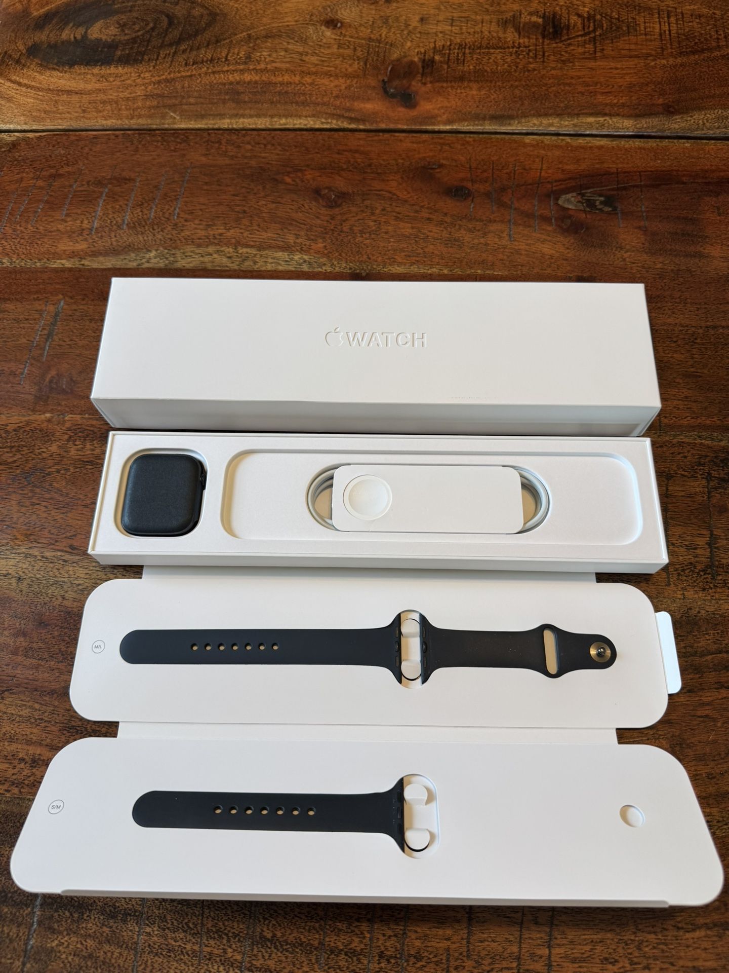 Apple Watch Series 7 - 45mm Aluminum Case with Midnight Sport Band Midnight