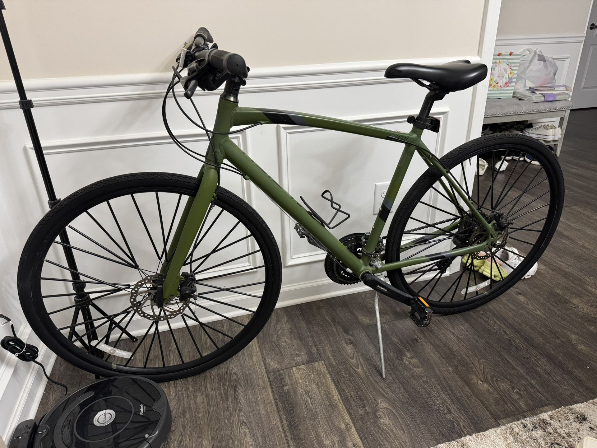 Raleigh Cadent Hybrid Bike