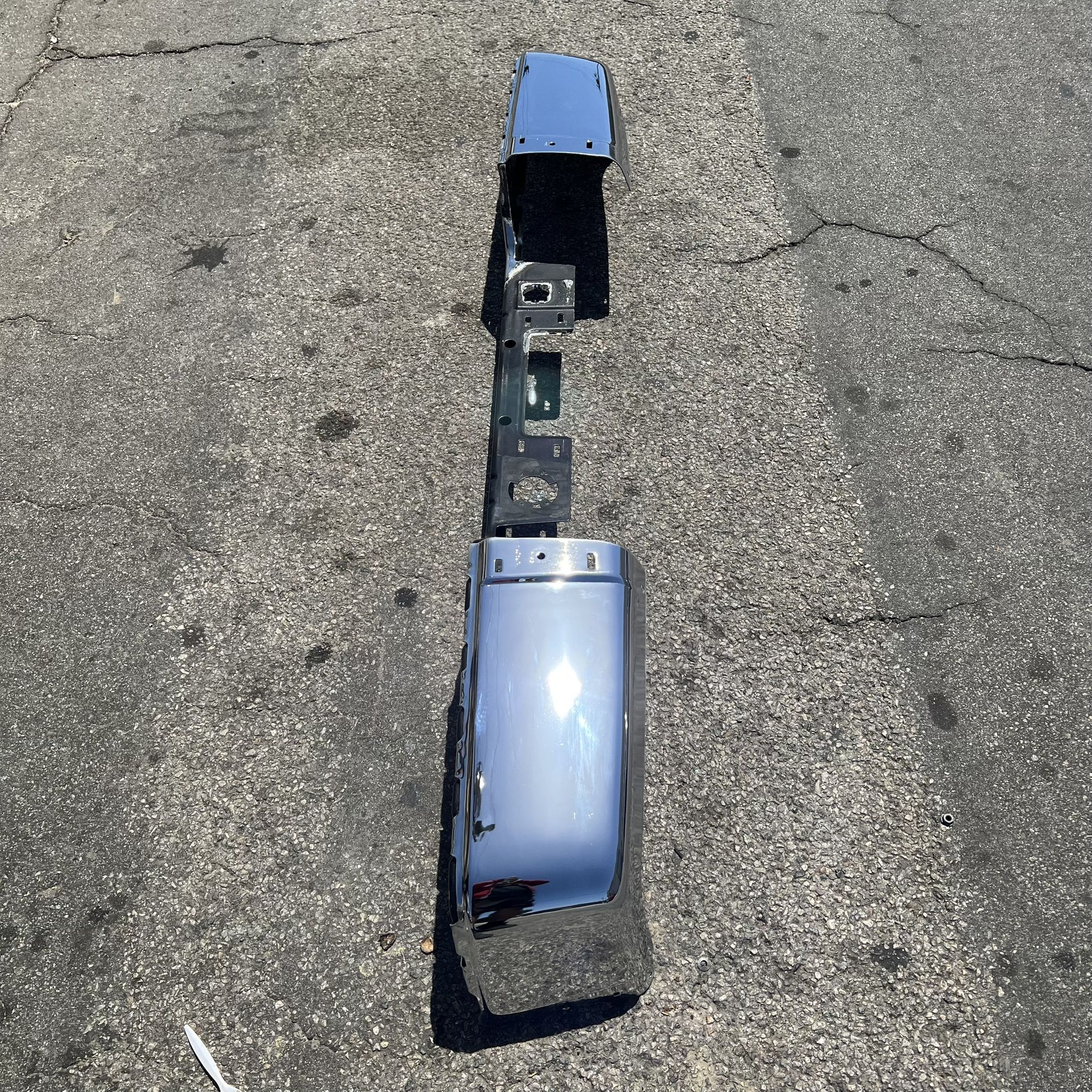 Chevy Silverado & GMC Sierra 1500 / 2500 / 3500 Rear Bumper OEM 2007 2008 2009 2010 2011 2012 2013