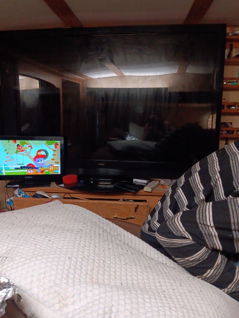 Vizio M3d650sv 65" Flat Screen TV IN GOOD CONDITION NOTHING WRONG.