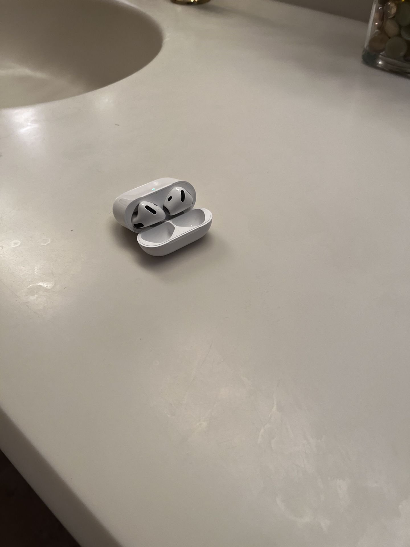 White Wireless AirPod 4 Bluetooth