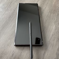 Unlocked Samsung Galaxy S22 Ultra black - mint condition