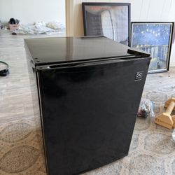 Daewoo Mini Fridge