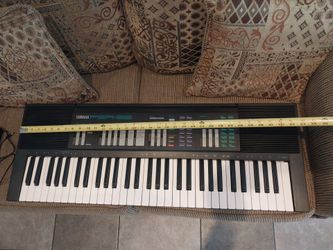 YAMAHA KEYBOARD PSR-32 IN EXCELLENT CONDITION LIGHTLY USED