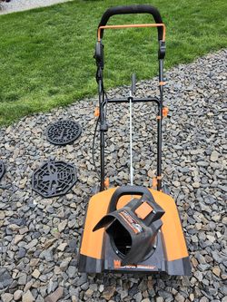 Like New corded electric snow blower