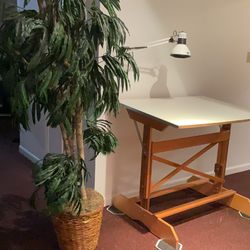 DRAFTING TABLE