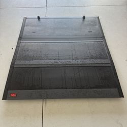 4th Gen Toyota Tacoma Trifold Tonneau 5ft. By Rough Country 