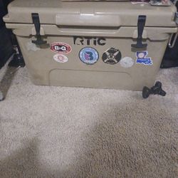 Rtic Cooler With St Straps And Handles