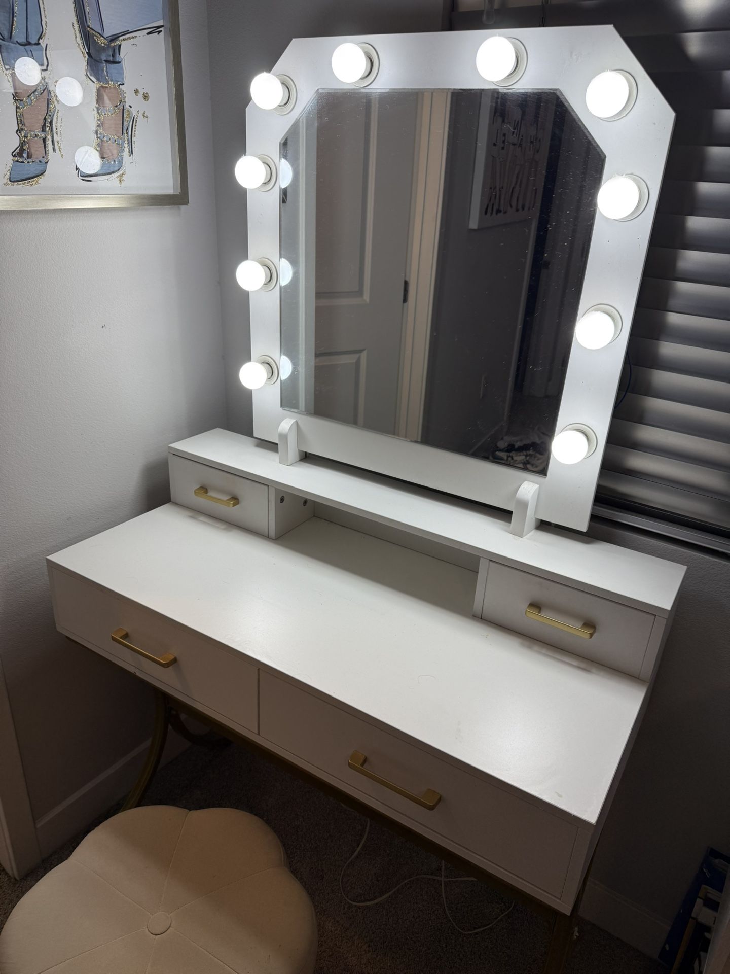 Vanity For Sale ! 