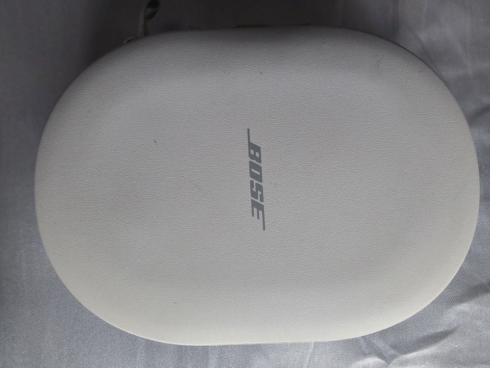 Bose Quite Comfort Ultra Headphones 