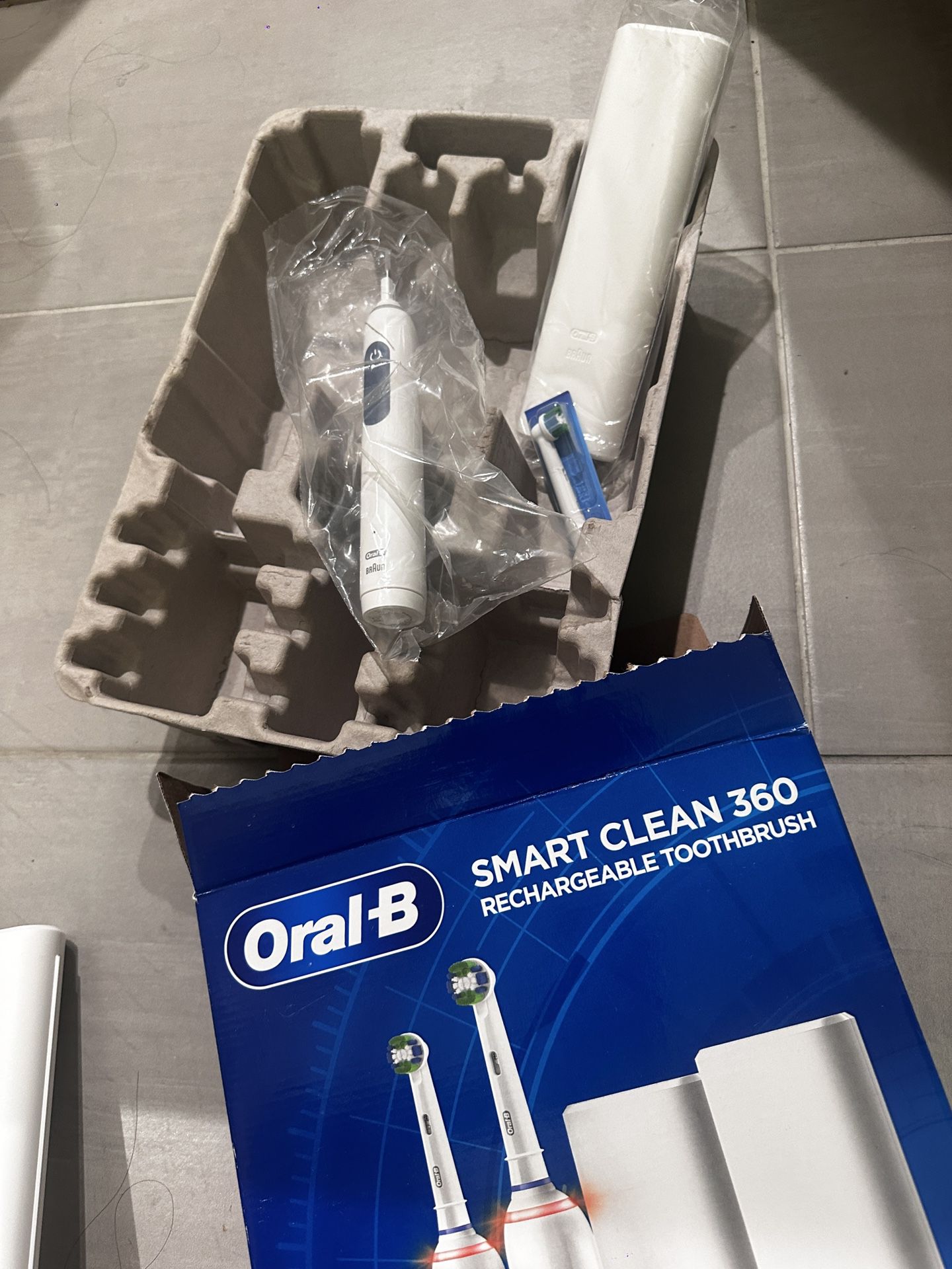 Oral B Tooth Brush 